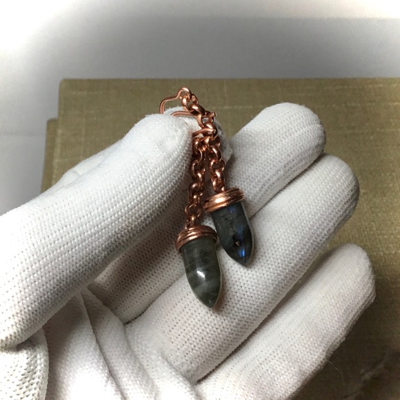 Earrings, bullet shaped labradorite, solid copper - Picture 6 of 8